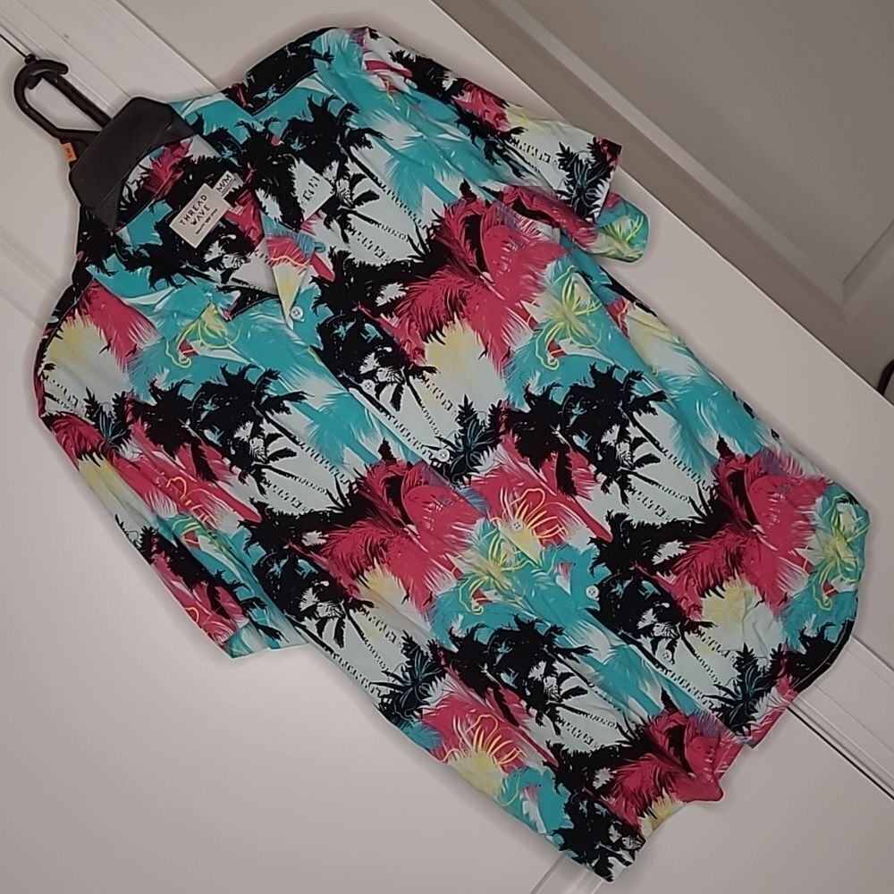 Thread Wave sz M/M 100% rayon button front shirt
